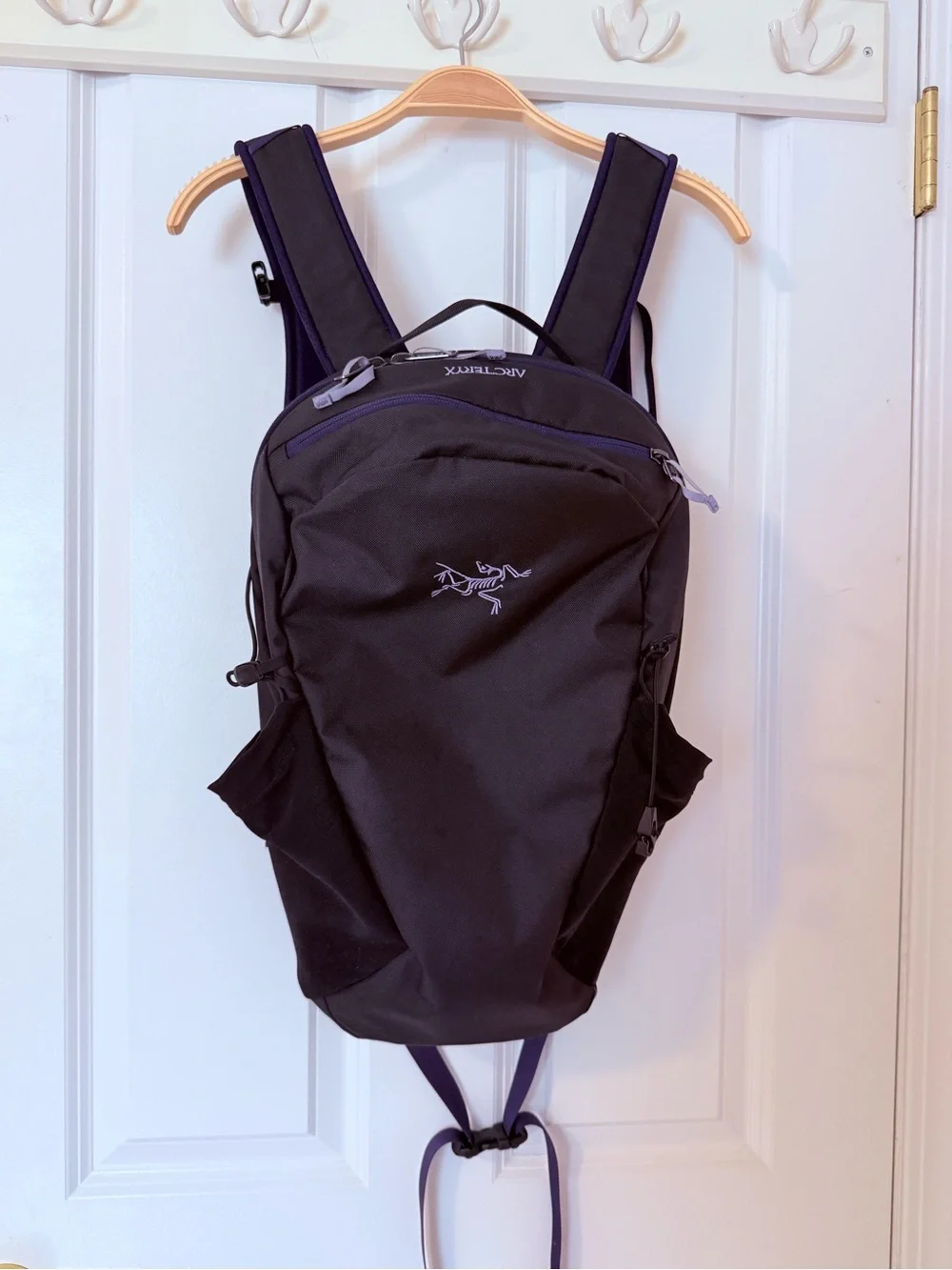 Arc'teryx Mantis 16 Backpack NEUTRAL Black / Soulsonic